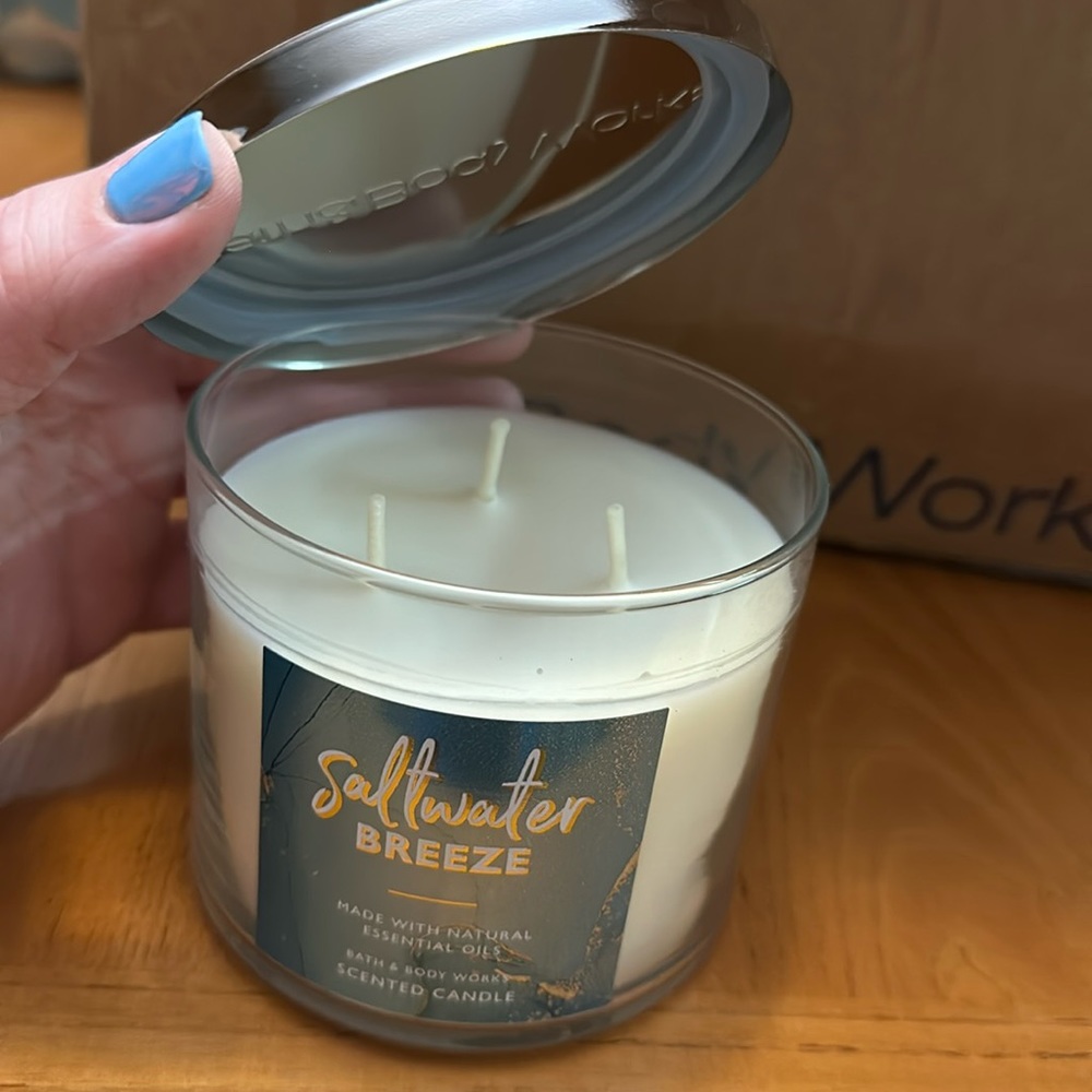New Bath & Body Works 3-wick candle